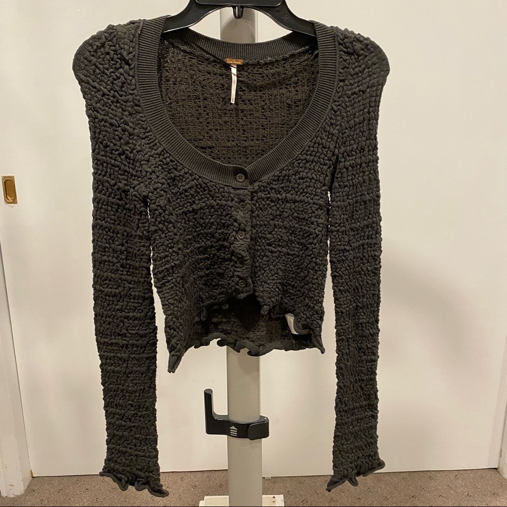 Free people olive green textured cardigan size xs round neck , ruffle sleeve